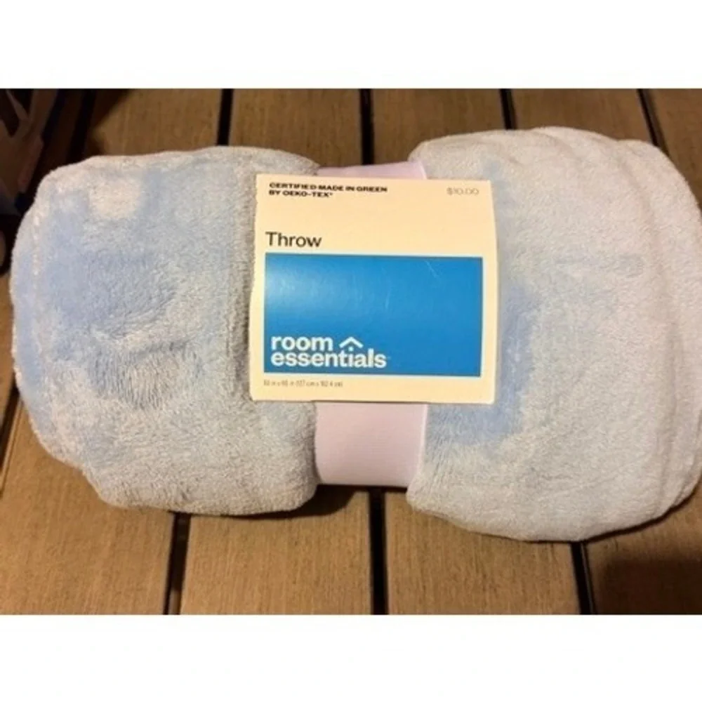 Room Essentials Throw Blanket Unisex 50x60 Light Blue NWT Plush Fleece Soft Cozy